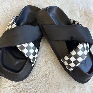 New! Black & White Platform Slide Sandal size 36